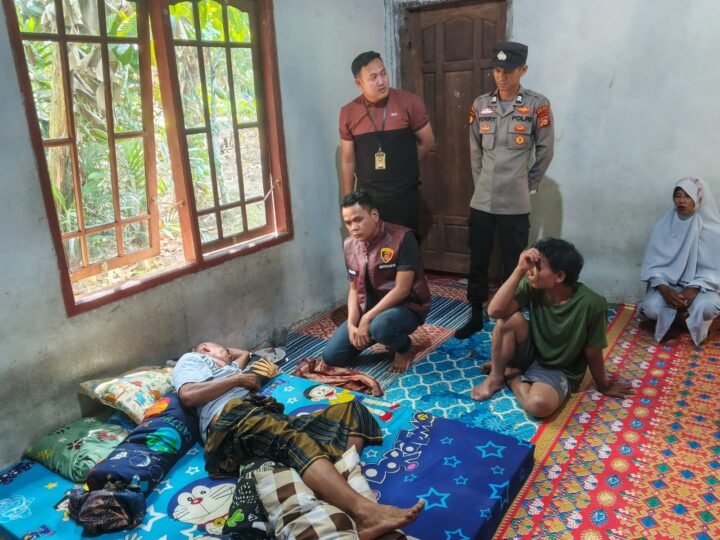 Lagi Menyadap Karet Seorang Petani Diserang Beruang Liar Sekujur Tubuh Alami Luka Serius