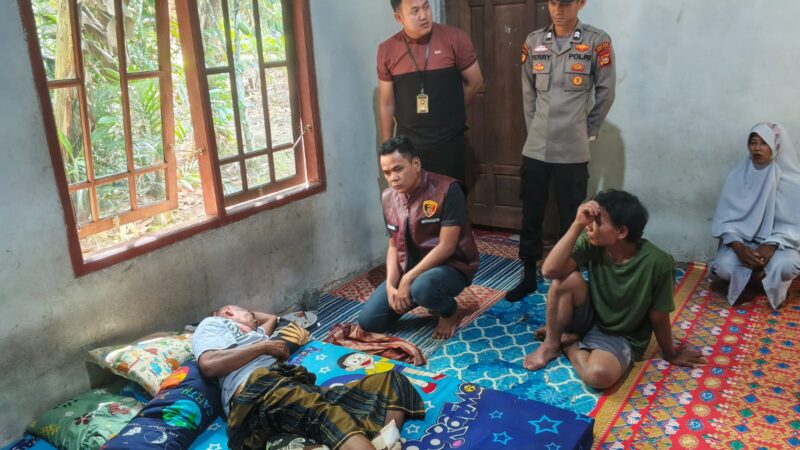 Lagi Menyadap Karet Seorang Petani Diserang Beruang Liar Sekujur Tubuh Alami Luka Serius