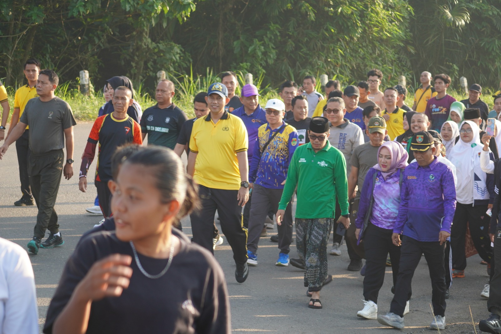 Sinergi Polres Musi Rawas, Stakeholder, dan Warga dalam Jalan Sehat Hari Bhayangkara ke-80