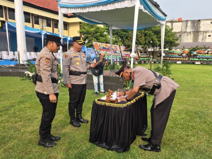 Polres Lubuklinggau Gelar Upacara Serah Terima Jabatan (Sertijab) Bagi Sejumlah Pejabat Utama (PJU) dan Kapolsek jajaran