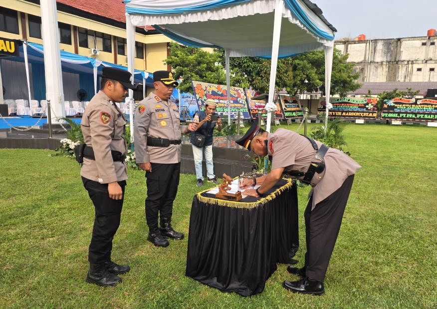 Polres Lubuklinggau Gelar Upacara Serah Terima Jabatan (Sertijab) Bagi Sejumlah Pejabat Utama (PJU) dan Kapolsek jajaran