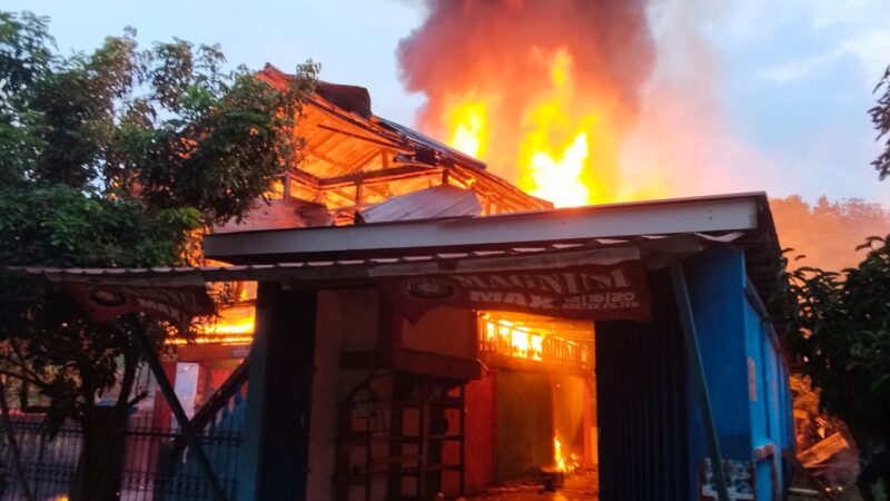 Diduga Akibat Korsleting Listrik Rumah Warga Jayaloka Musi Rawas Ludes Terbakar 