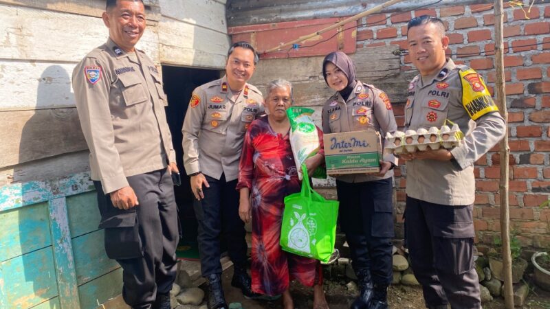 Polsek Lubuklinggau Timur I Adakan Bakti Sosial Dan Hadirkan Polri Yang Humanis