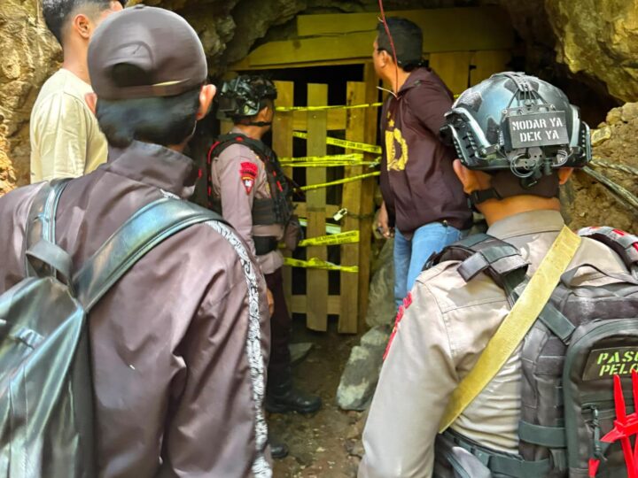 DITRESKRIMSUS POLDA GORONTALO POLICE LINE LUBANG TAMBANG DAN TROMOL PENGOLAHAN EMAS DI GORONTALO UTARA